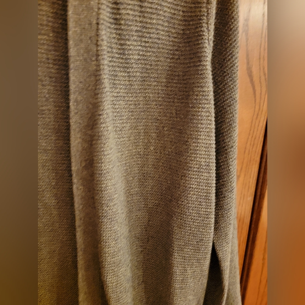 Cardigan - Picture 2 of 4